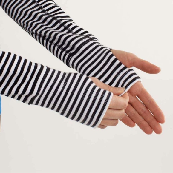 Lululemon Scuba Hoodie - Picture 3 of 4